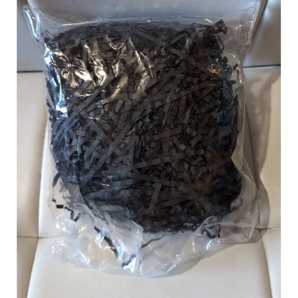 Crinkle Paper Shred for Packaging Gift Box / Basket Filler 1.5 Ounce Bag